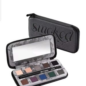 Urban Decay Smoked Eyeshadow Palette